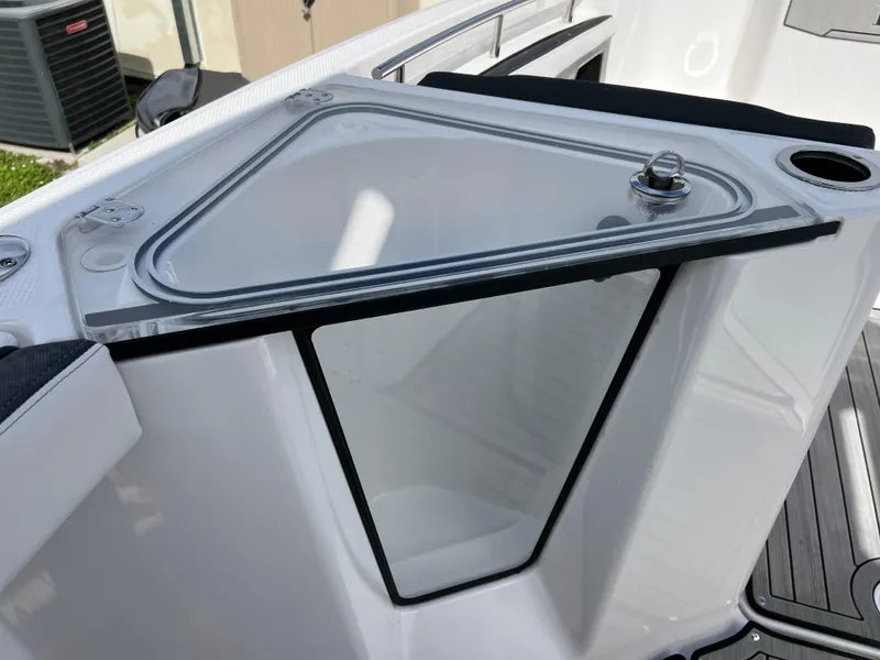 Slide: The Image of 2021 Yamaha Boats FSH 255 Sport E, onboard storage compartment. - 26