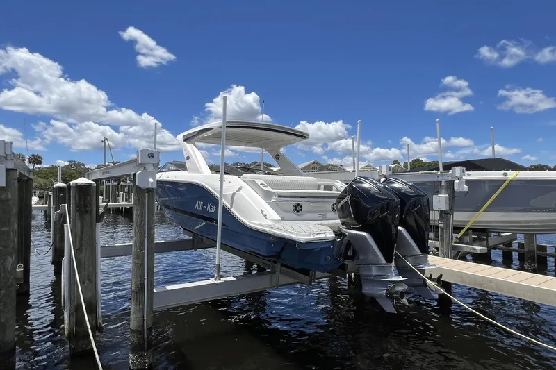 Slide: The Image of Sea Ray 310 SLX OB 2022 - 1