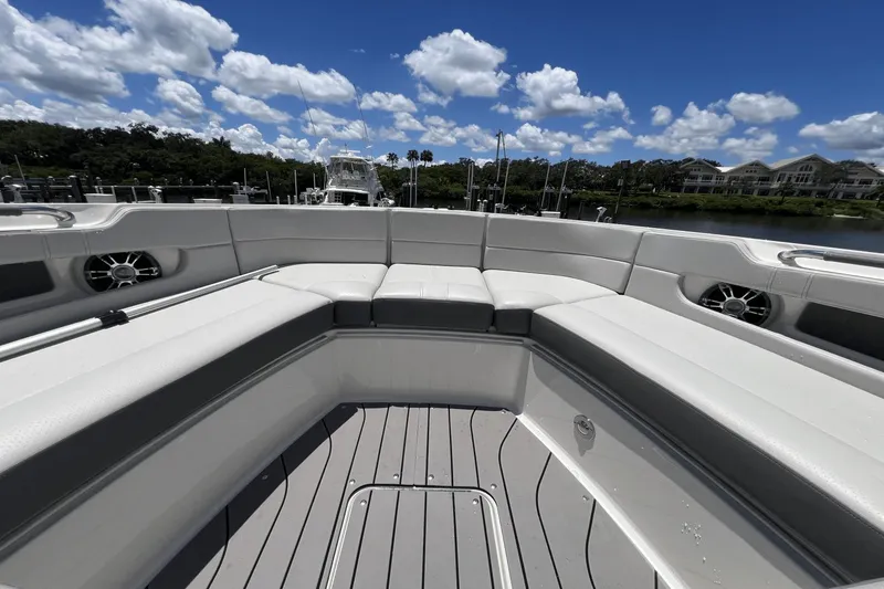 Slide: The Image of Sea Ray 310 SLX OB 2022 - 12
