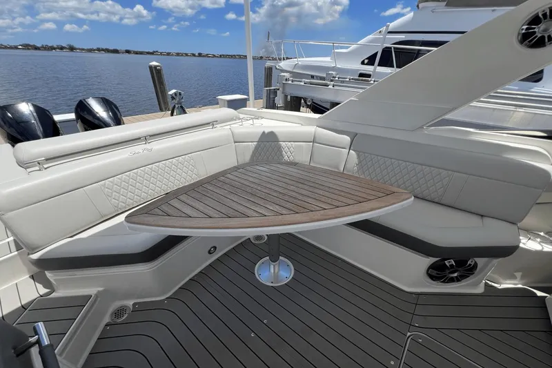 Slide: The Image of Sea Ray 310 SLX OB 2022 - 36