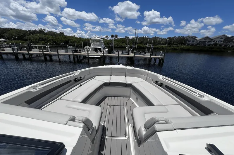 Slide: The Image of Sea Ray 310 SLX OB 2022 - 8