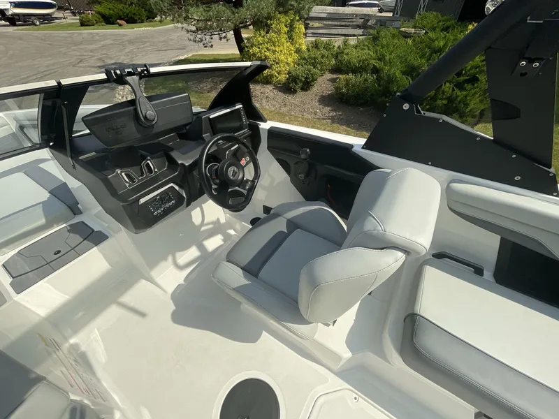 Slide: The Image of Axis T220 2024 - 384