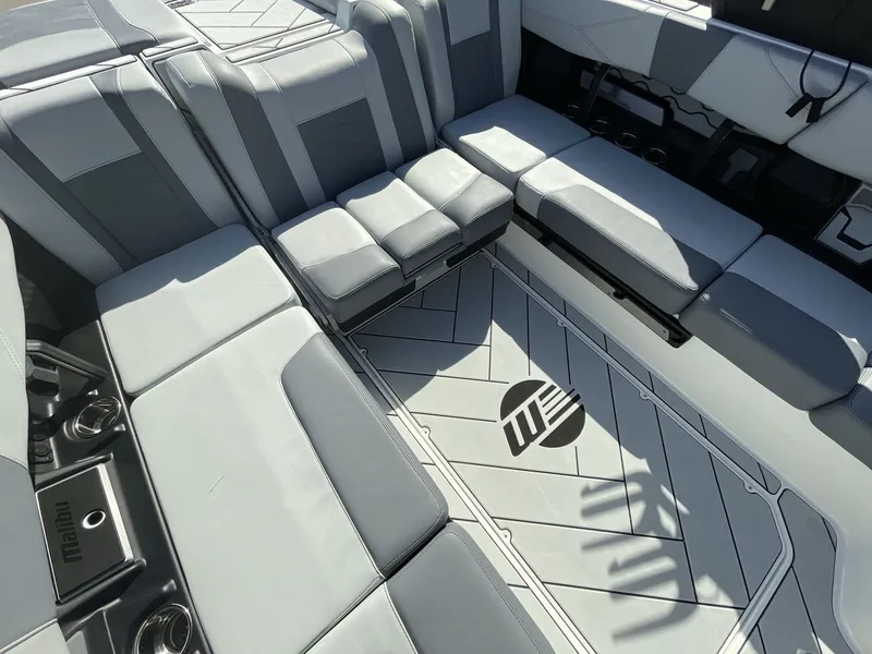 Slide: The Image of Malibu Wakesetter 23 LSV 2024 - 371