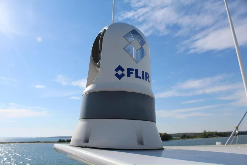 Slide: The Image of Topaz 40 Express 2007 - 19