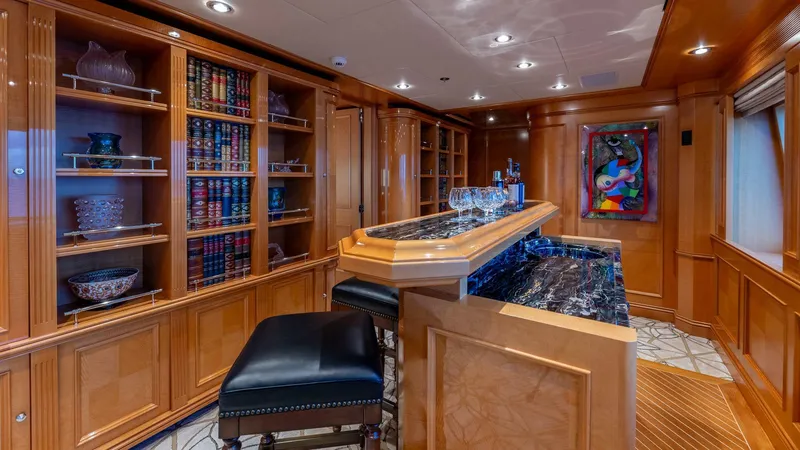 Slide: The Image of Feadship 51.8M 2003 - 102
