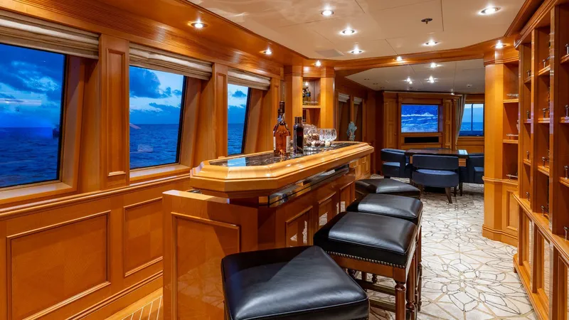 Slide: The Image of Feadship 51.8M 2003 - 103