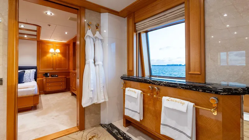 Slide: The Image of Feadship 51.8M 2003 - 110