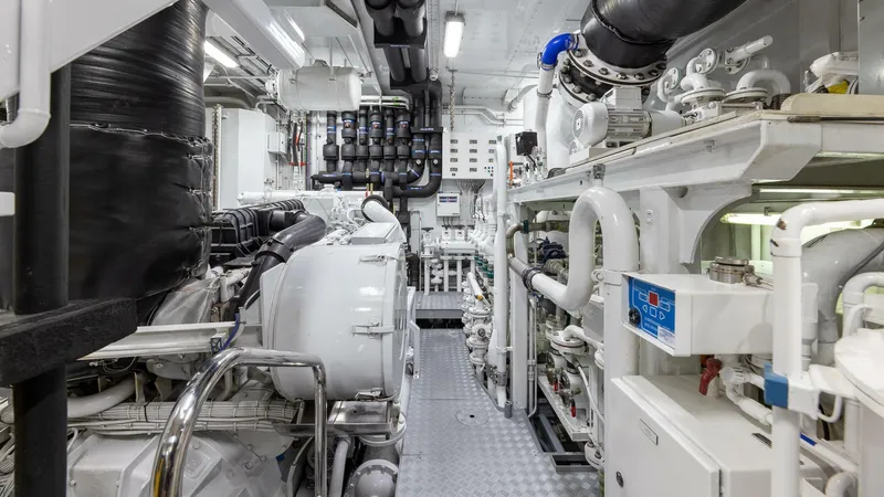 Slide: The Image of Feadship 51.8M 2003 - 121