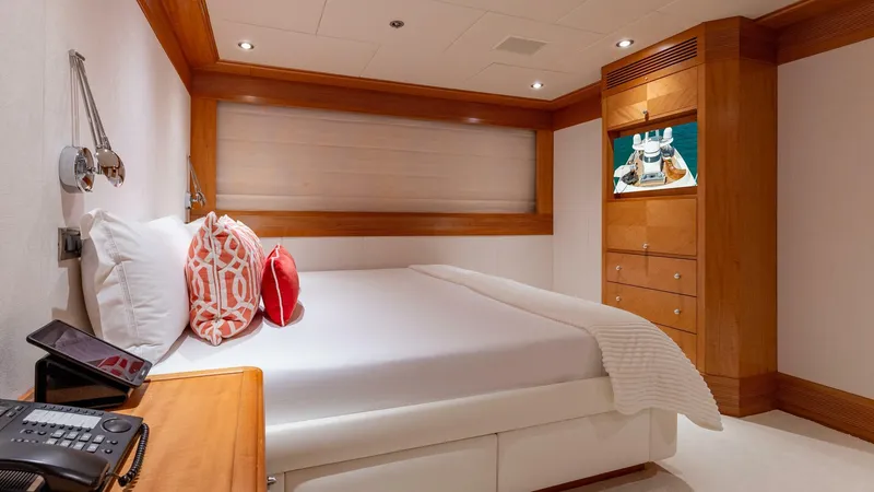 Slide: The Image of Feadship 51.8M 2003 - 66