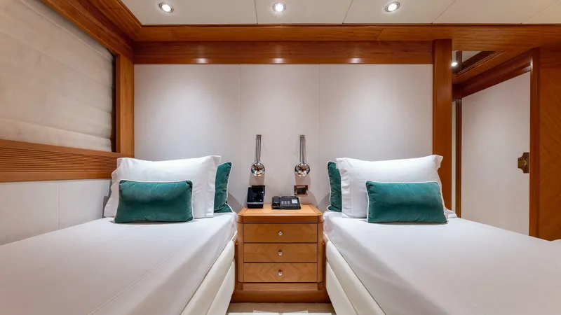 Slide: The Image of Feadship 51.8M 2003 - 71
