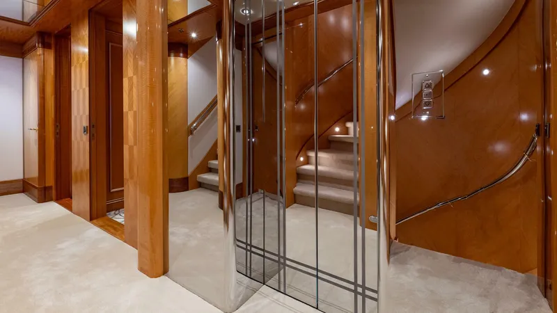Slide: The Image of Feadship 51.8M 2003 - 94