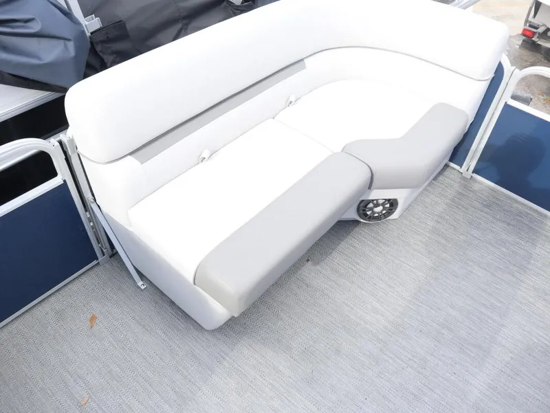 Slide: The Image of Godfrey 2086 CRUISE X 2024 - 10