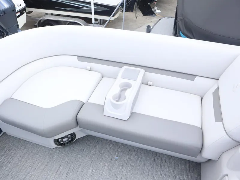 Slide: The Image of Godfrey 2086 CRUISE X 2024 - 13