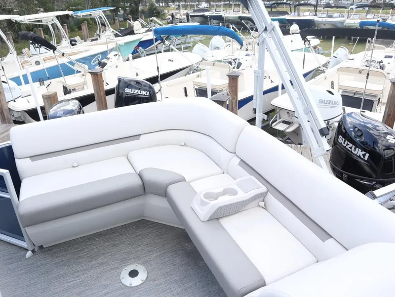 Slide: The Image of Godfrey 2086 CRUISE X 2024 - 14