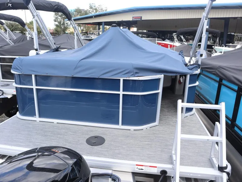 Slide: The Image of Godfrey 2086 CRUISE X 2024 - 3