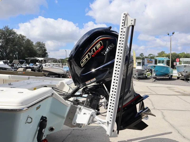 Slide: The Image of Key West Bay Reef 230BR 2025 with 250 HP engine. - 6