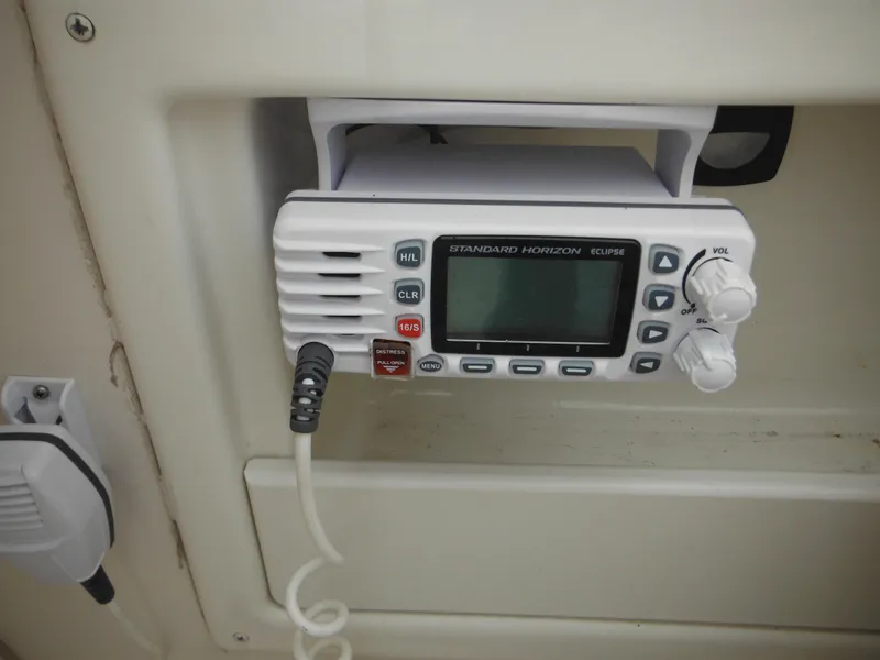 Slide: The Image of 1999 Monterey 262 Cruiser boat radio and communication system. - 18