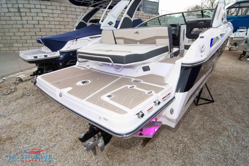 Slide: The Image of 2024 Monterey 278 SS boat with spacious swim platform and modern design. - 16