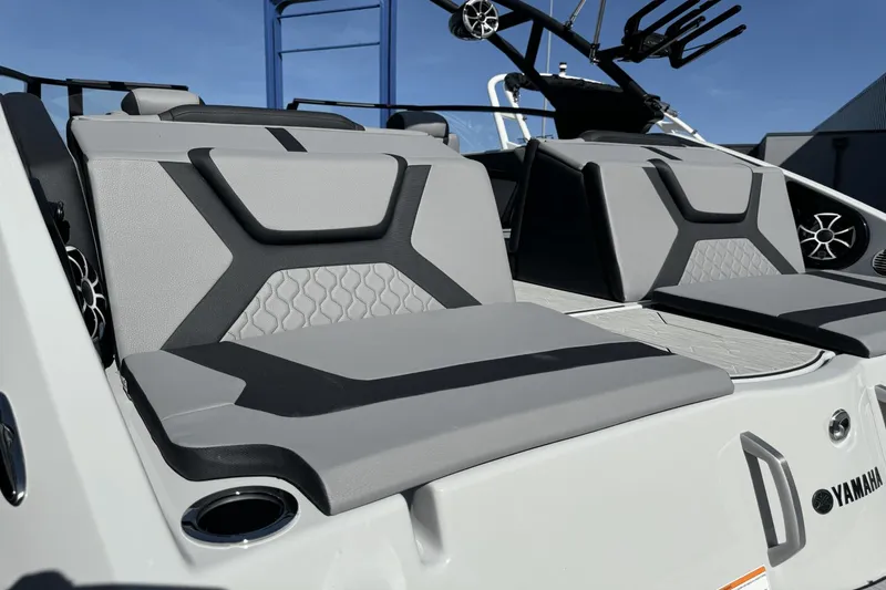 Slide: The Image of Yamaha 222XD 2024 - 5