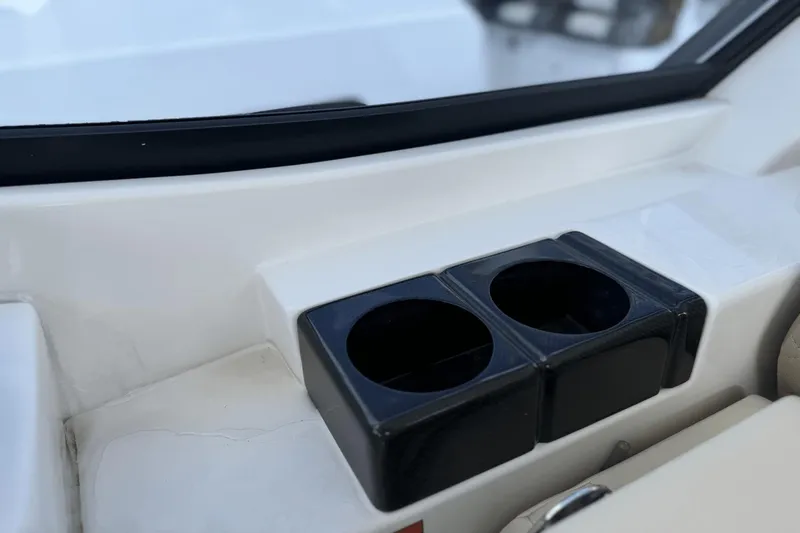 Slide: The Image of Aquila 32 Sport 2024 - 11