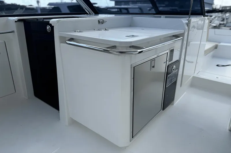 Slide: The Image of Aquila 32 Sport 2024 - 13