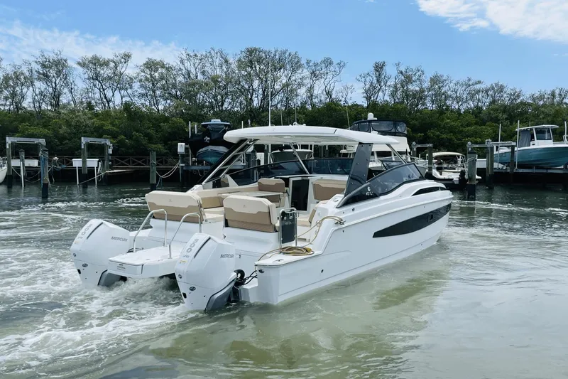 Slide: The Image of Aquila 32 Sport 2024 - 6