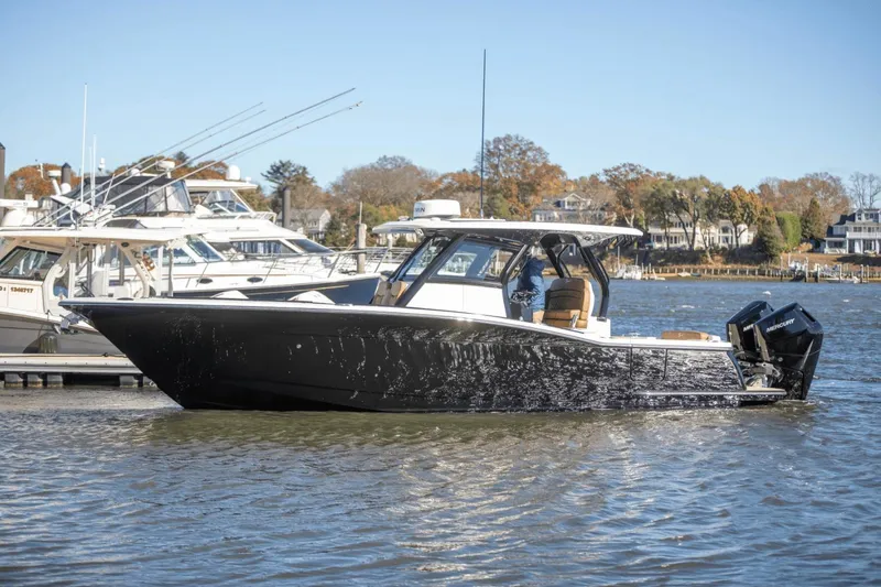 Slide: The Image of Scout 330 LXF 2025 - 11