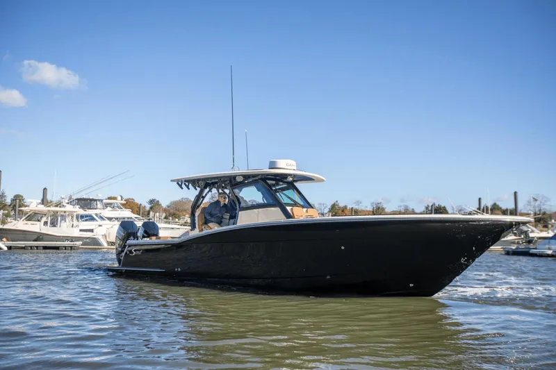Slide: The Image of Scout 330 LXF 2025 - 7