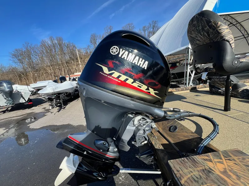 Slide: The Image of 2024 G3 Sportsman 1710 VYL with Yamaha VMAX outboard motor. - 32
