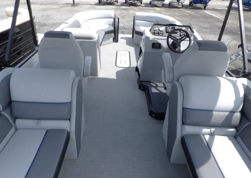 Slide: The Image of Veranda Vista Sport 22 2025 - 15