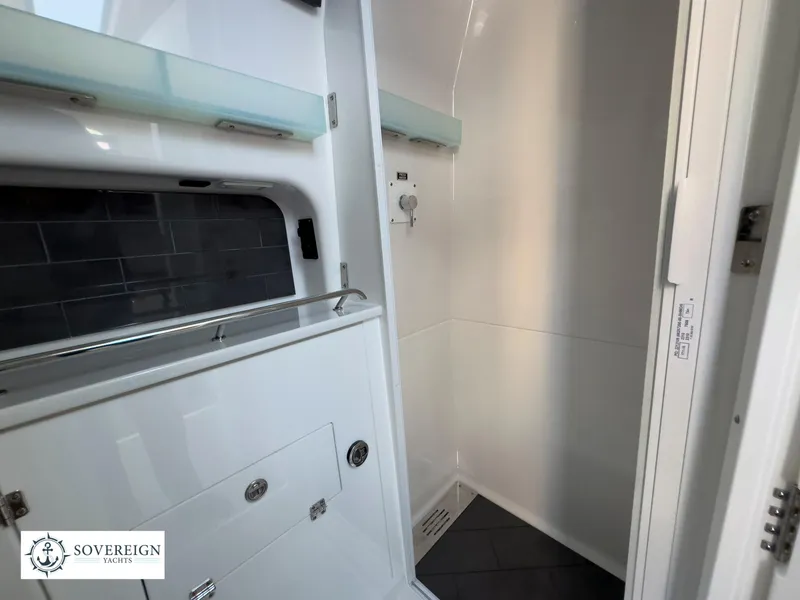 Slide: The Image of Blackfin 400 CC 2024 - 55