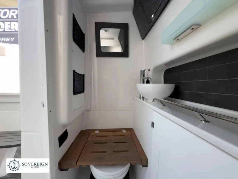 Slide: The Image of Blackfin 400 CC 2024 - 56