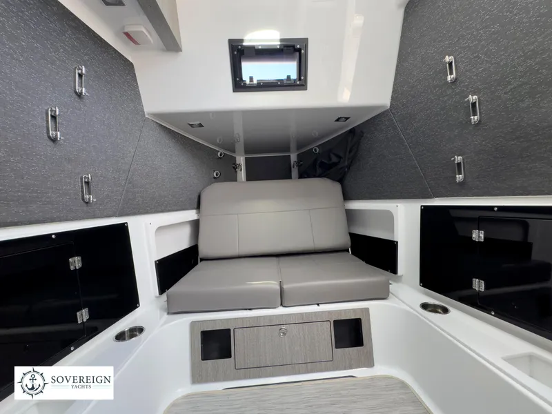 Slide: The Image of Blackfin 400 CC 2024 - 59