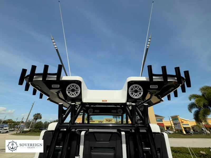 Slide: The Image of Blackfin 400 CC 2024 - 67