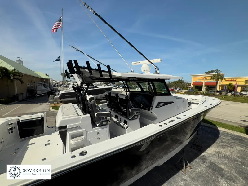 Slide: The Image of 2024 Blackfin 400 boat at Sovereign Yachts dealership. - 7