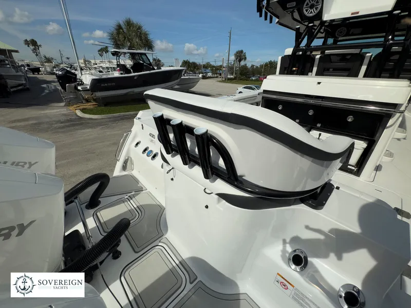 Slide: The Image of Blackfin 400 CC 2024 - 72