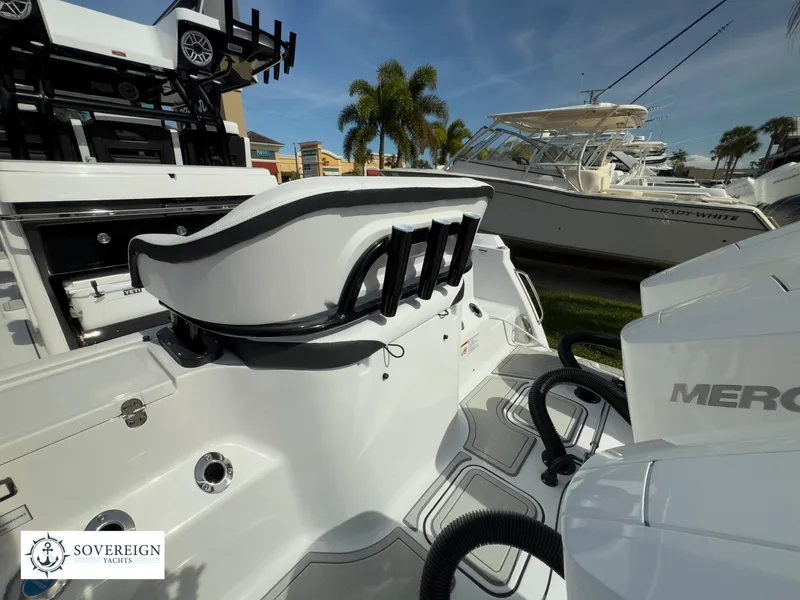 Slide: The Image of Blackfin 400 CC 2024 - 73