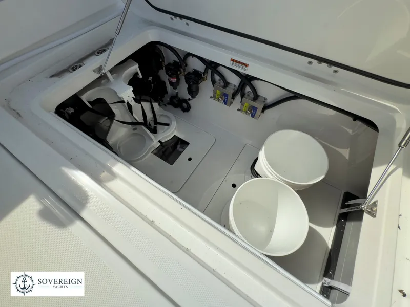 Slide: The Image of Blackfin 400 CC 2024 - 76