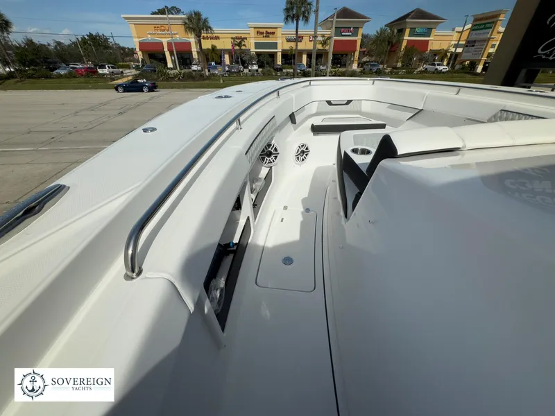 Slide: The Image of Blackfin 400 CC 2024 - 79