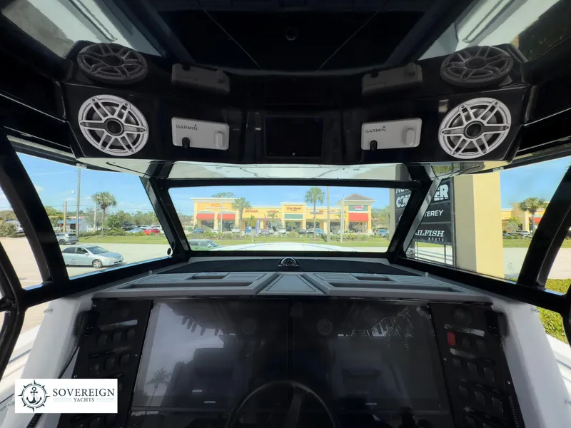 Slide: The Image of Blackfin 400 CC 2024 - 83