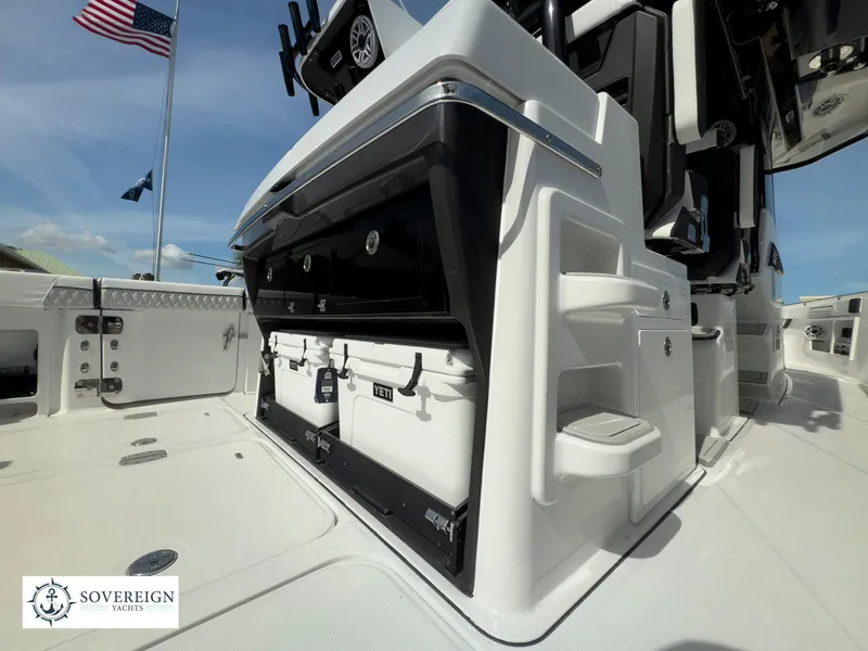 Slide: The Image of Blackfin 400 CC 2024 - 84