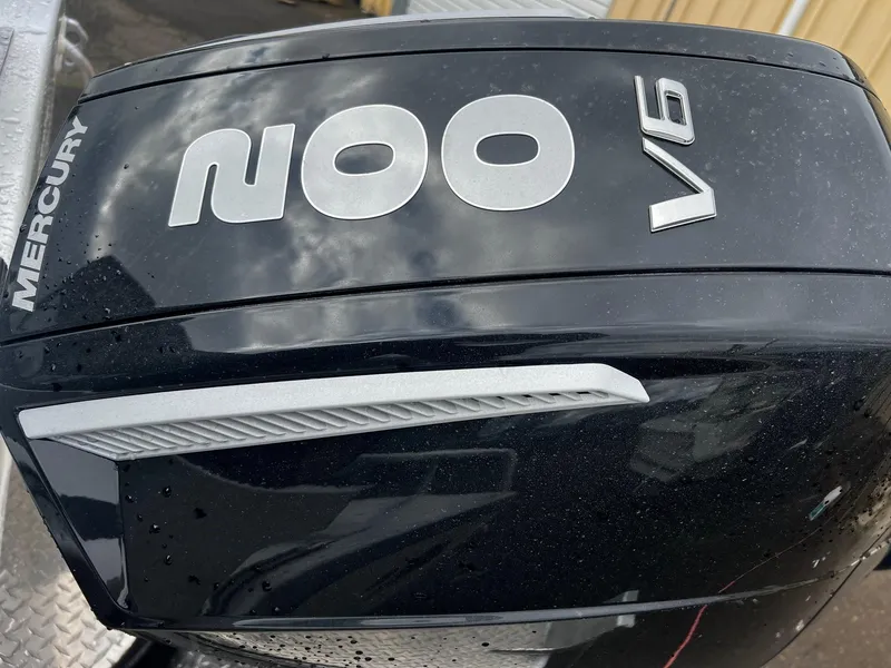 Slide: The Image of 2024 Thunder Jet 21 Chinook OS with Mercury 200 V6 outboard engine. - 21