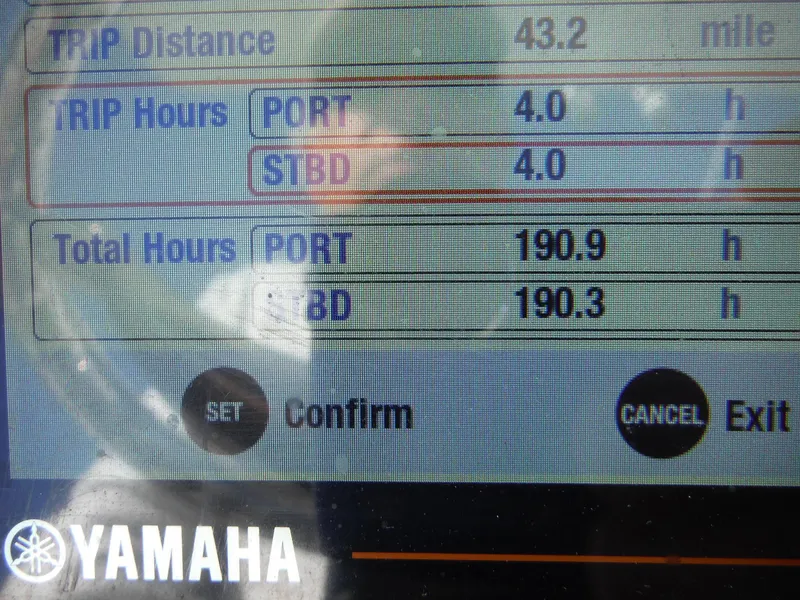 Slide: The Image of Yamaha display showing trip distance and engine hours for 2020 Blackwood 270 Open Center Console. - 23