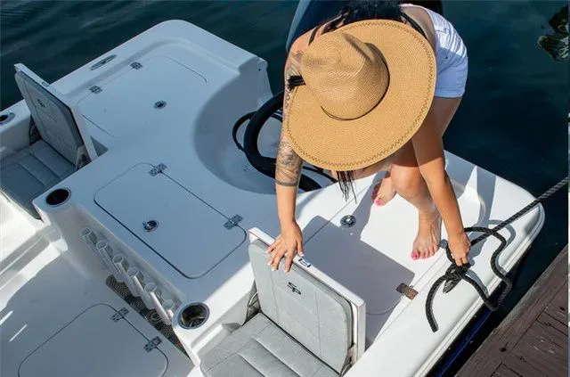 Slide: The Image of Sea Pro 210 BAY W/200HP 2024 - 11