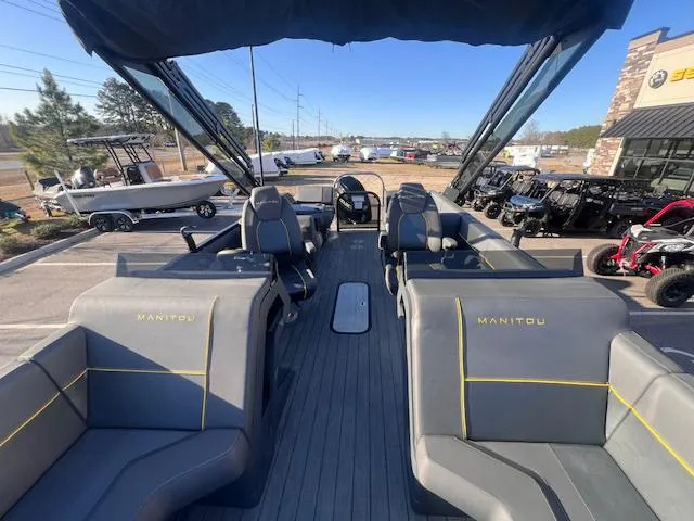 Slide: The Image of Manitou EXPLORE 24 NAVIGATOR W/250HP 2024 - 7