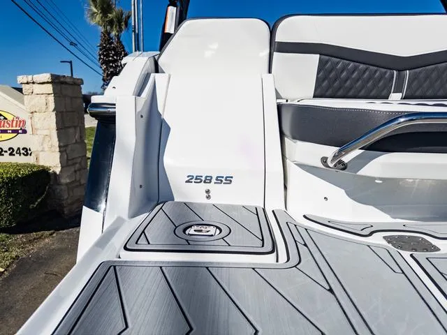 Slide: The Image of 2024 Monterey 258 SS boat deck with sleek design and modern features. - 9