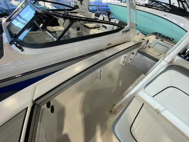 Slide: The Image of Yamaha 190 FSH Sport 2024 - 12