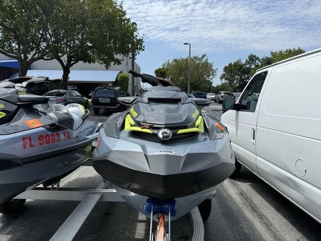 The Image of Sea-Doo RXT 2024 - 1
