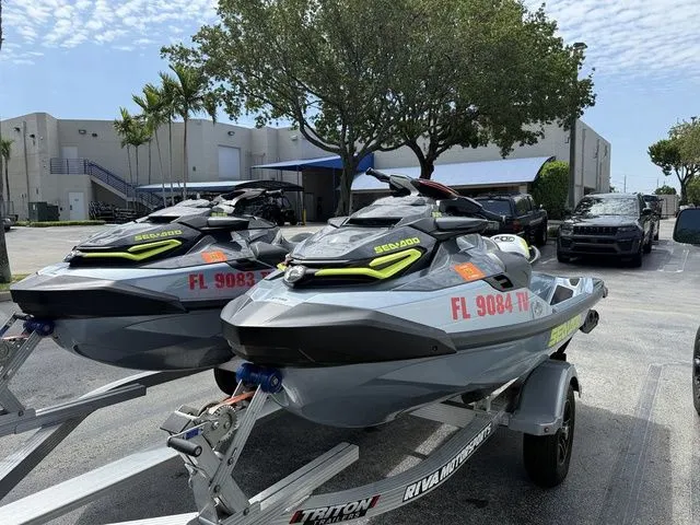 Slide: The Image of Sea-Doo RXT 2024 - 3