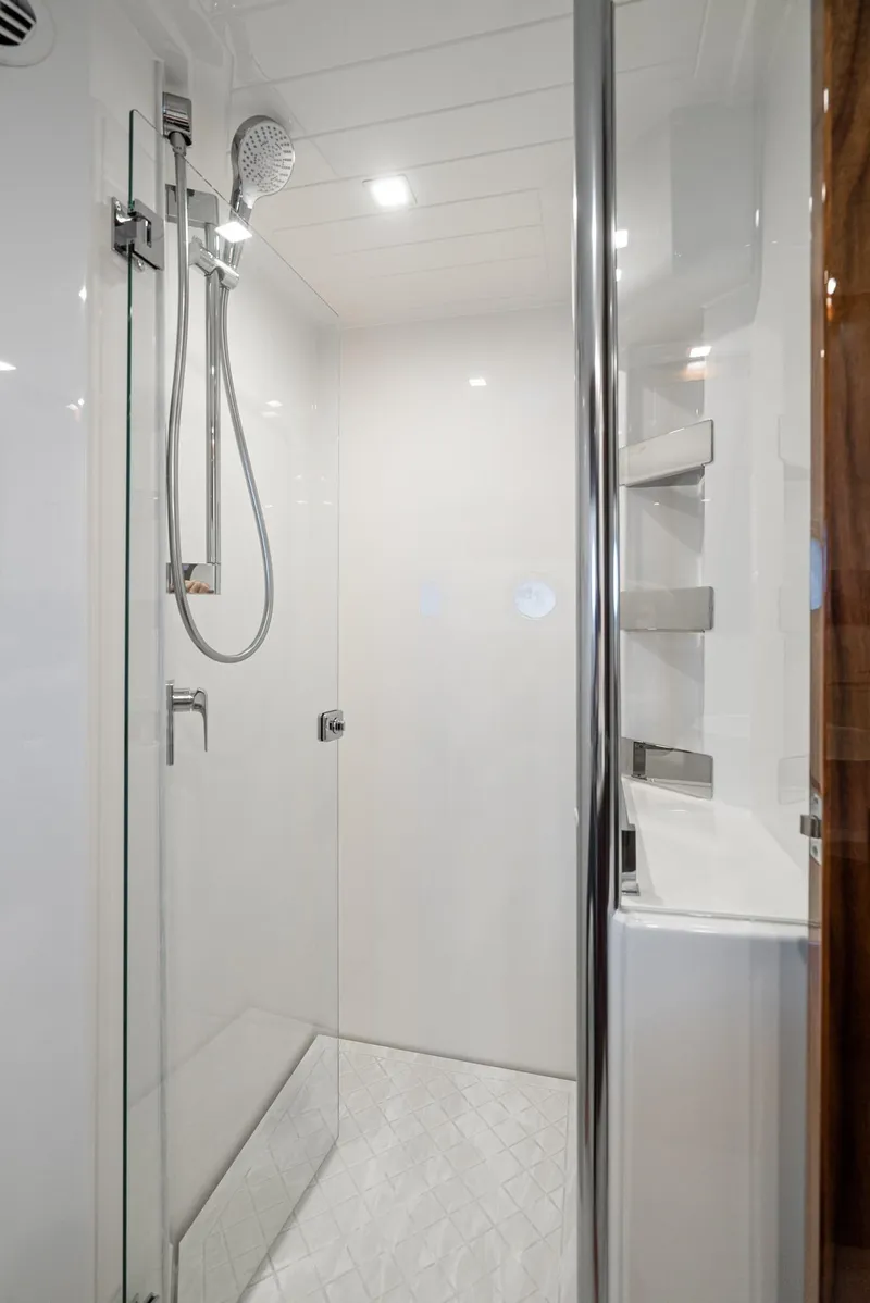 Slide: The Image of Riviera 5400 Sport Yacht 2020 - 52